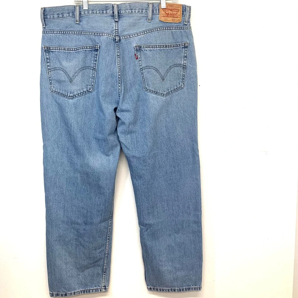 Levis 550 Relaxed Fit Light Wash Denim Jeans Mens 40x30 (fit 40x29) Tapered